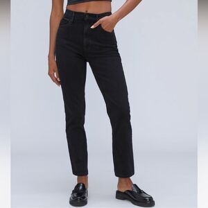 Everlane NWT Original Cheeky Jeans Size 25 Crop in Black